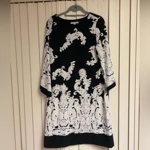 Black and white border print dress